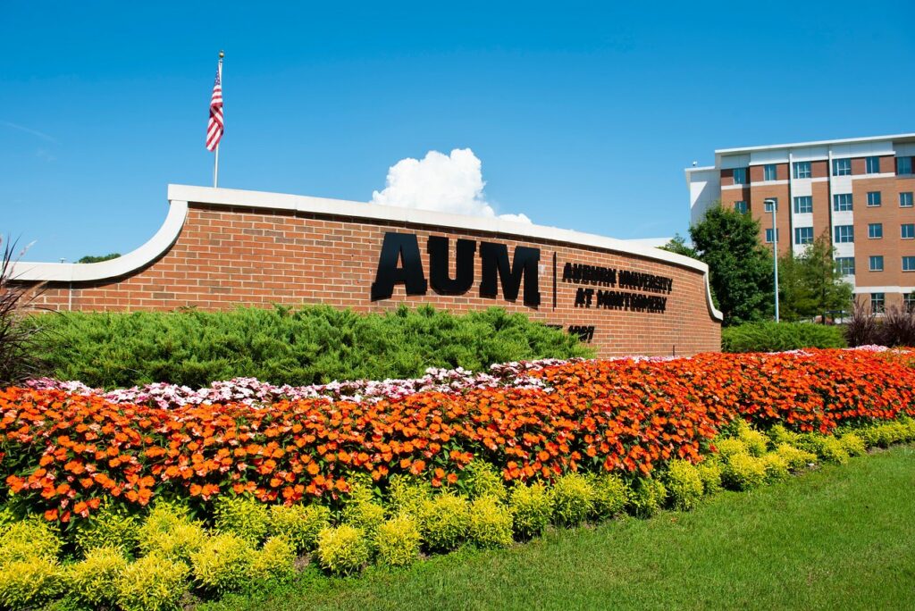 Auburn University at Montgomery ( AUM )